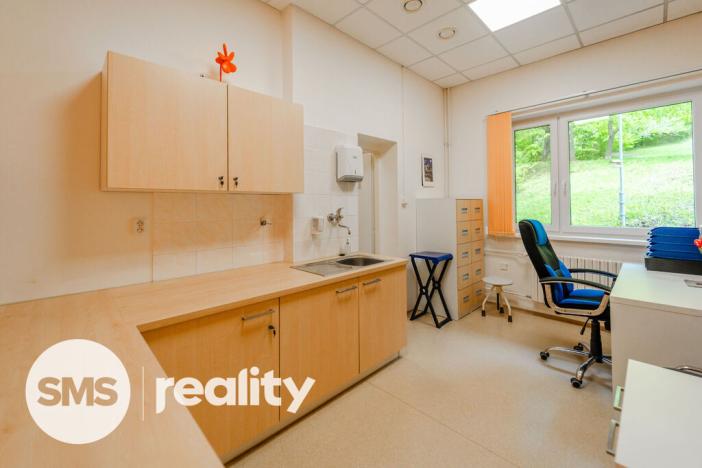 Prodej ordinace, Rožnov pod Radhoštěm, Lesní, 270 m2