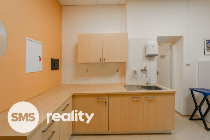 Prodej ordinace, Rožnov pod Radhoštěm, Lesní, 270 m2