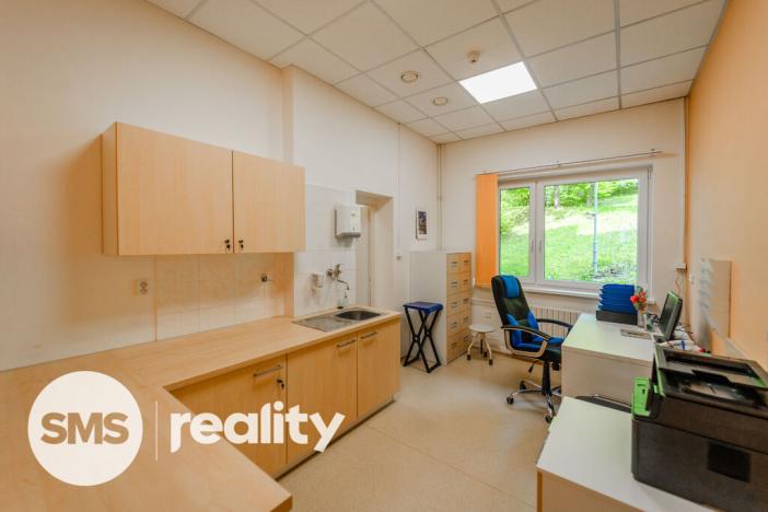 Prodej ordinace, Rožnov pod Radhoštěm, Lesní, 270 m2