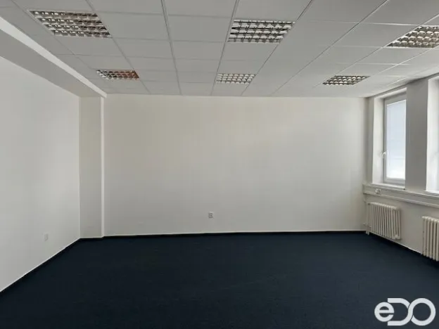 Pronájem kanceláře, Hradec Králové, Bratří Štefanů, 360 m2
