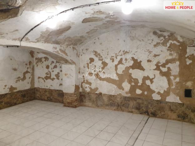 Pronájem obchodního prostoru, Benešov, Malé náměstí, 98 m2