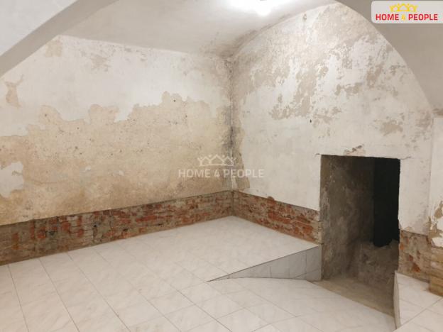 Pronájem obchodního prostoru, Benešov, Malé náměstí, 98 m2