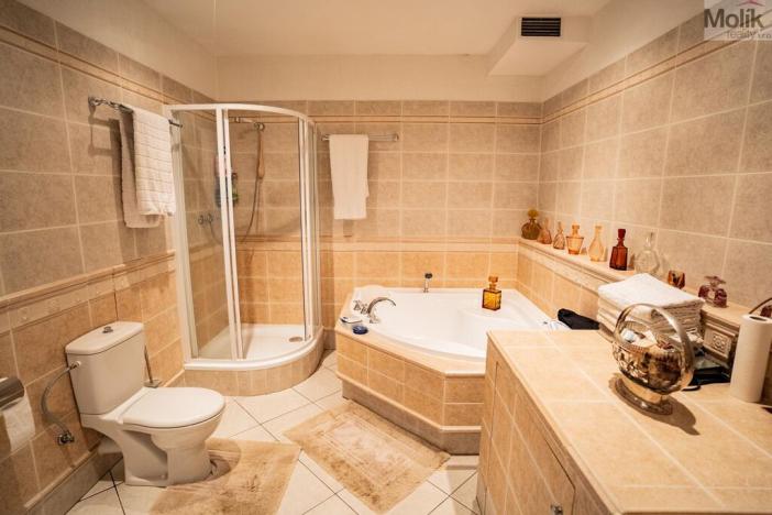 Prodej komerční nemovitosti, Most, Albrechtická, 1100 m2