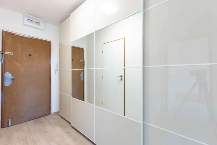 Pronájem bytu 2+kk, Praha - Kobylisy, Mirovická, 39 m2