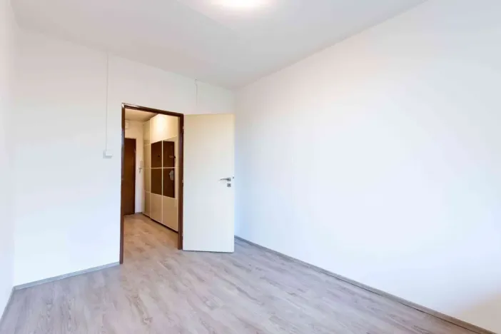 Pronájem bytu 2+kk, Praha - Kobylisy, Mirovická, 39 m2
