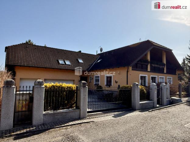 Pronájem bytu 3+1, Valy, Na Stráni, 120 m2