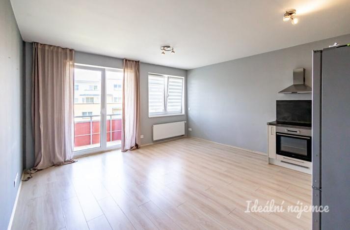 Pronájem bytu 1+kk, Praha - Kyje, Sicherova, 33 m2