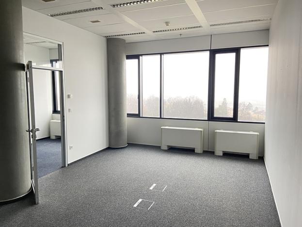 Pronájem kanceláře, Praha - Prosek, Prosecká, 840 m2