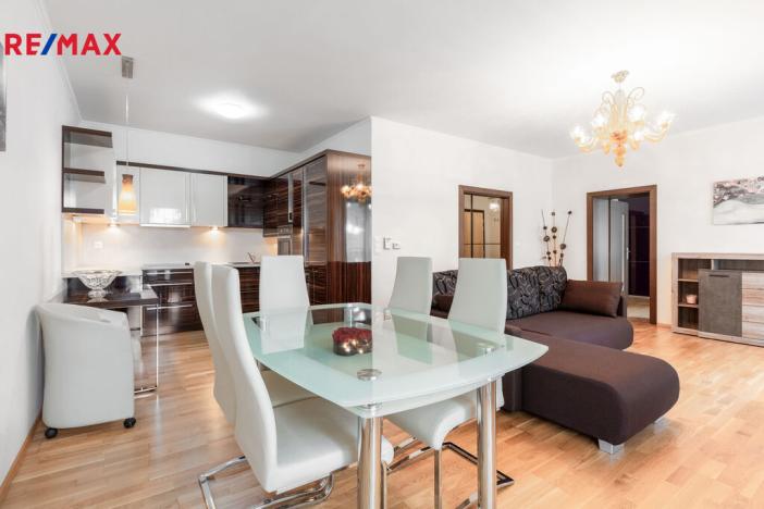 Prodej bytu 2+kk, Karlovy Vary, Libušina, 70 m2