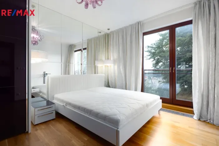 Prodej bytu 2+kk, Karlovy Vary, Libušina, 70 m2