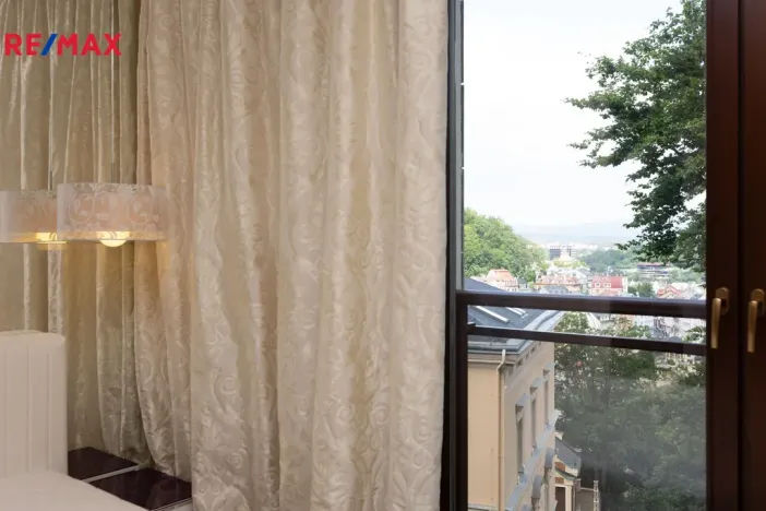 Prodej bytu 2+kk, Karlovy Vary, Libušina, 70 m2