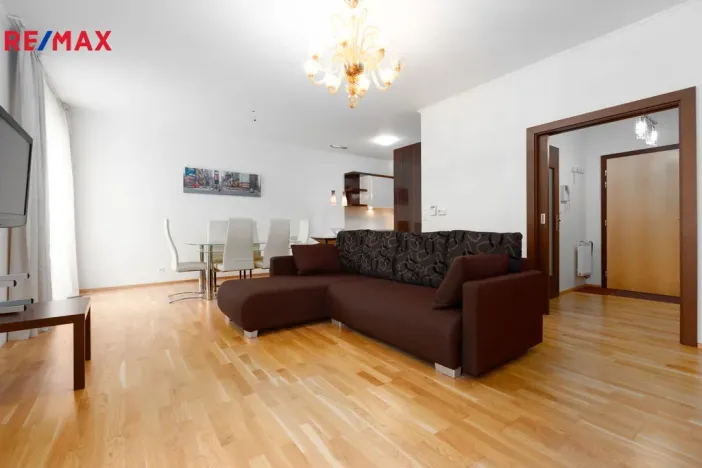 Prodej bytu 2+kk, Karlovy Vary, Libušina, 70 m2
