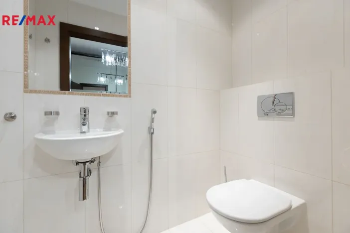 Prodej bytu 2+kk, Karlovy Vary, Libušina, 70 m2