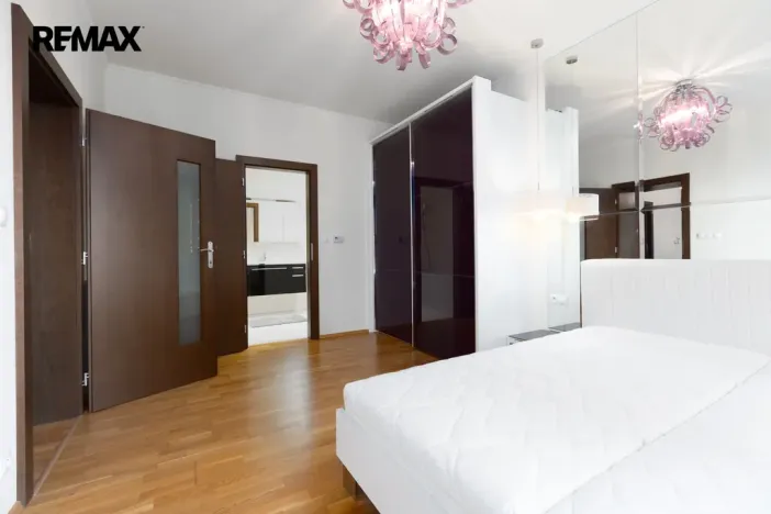 Prodej bytu 2+kk, Karlovy Vary, Libušina, 70 m2