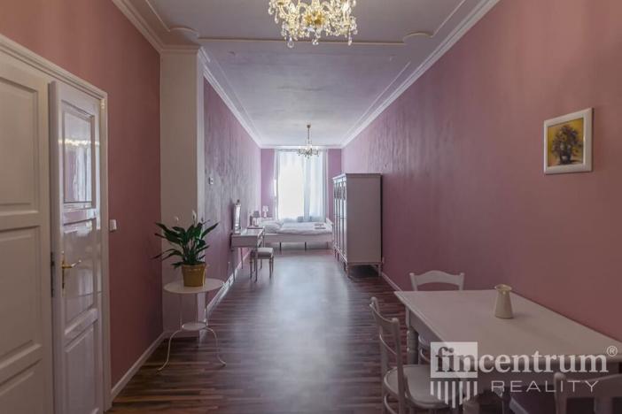 Prodej historického objektu, Telč, náměstí Zachariáše z Hradce, 800 m2