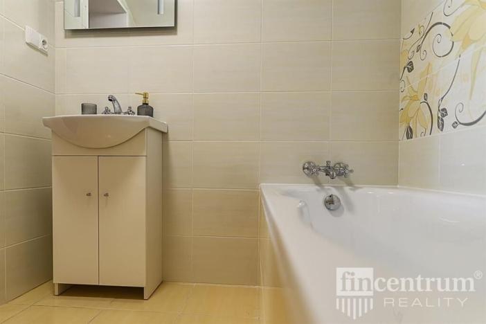 Prodej historického objektu, Telč, náměstí Zachariáše z Hradce, 800 m2