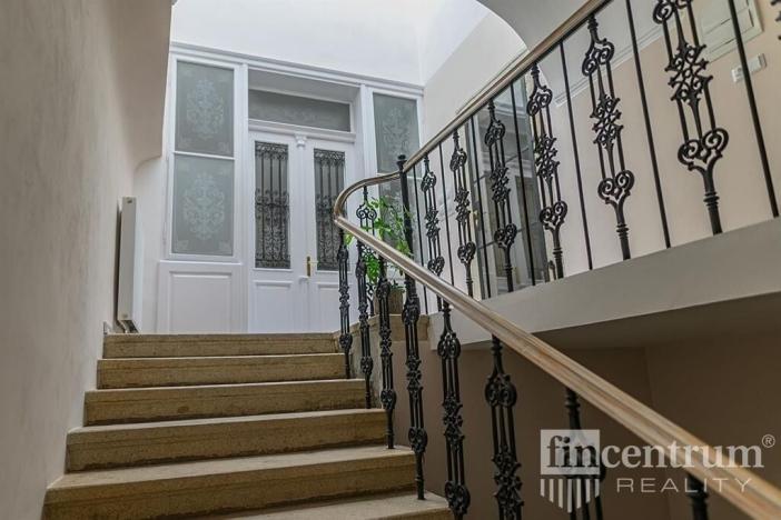 Prodej historického objektu, Telč, náměstí Zachariáše z Hradce, 800 m2