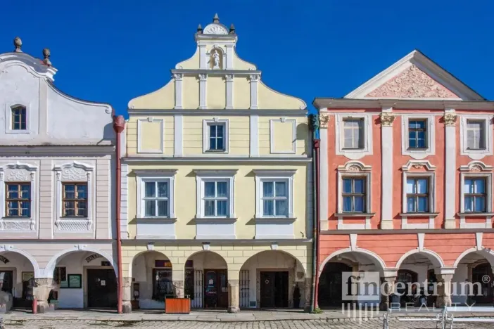 Prodej historického objektu, Telč, náměstí Zachariáše z Hradce, 800 m2