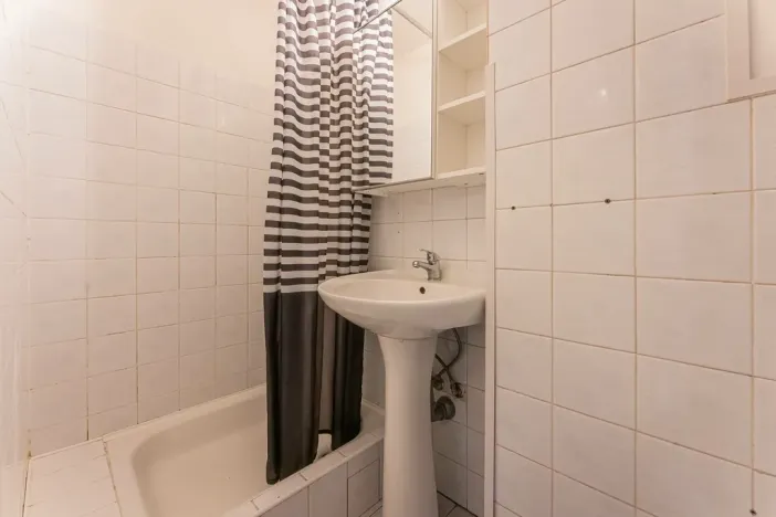 Pronájem bytu 1+kk, Praha - Smíchov, Holečkova, 26 m2