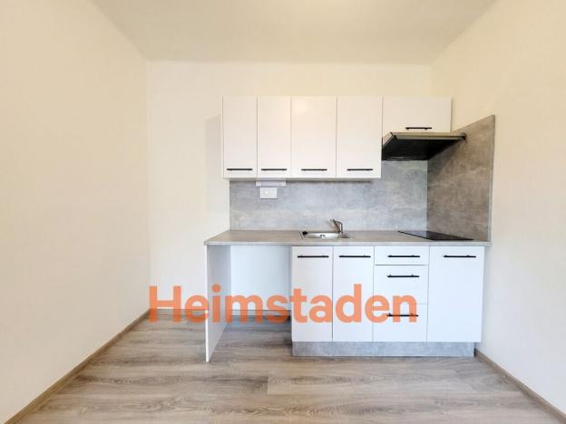 Pronájem bytu 1+kk, Havířov - Město, Hlavní třída, 25 m2