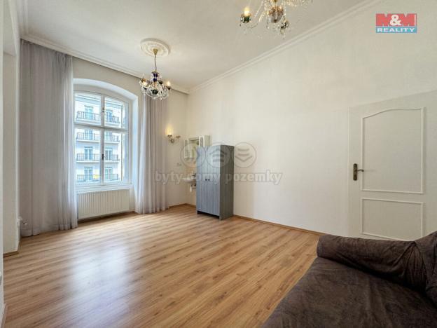 Pronájem obchodního prostoru, Karlovy Vary, Lázeňská, 25 m2