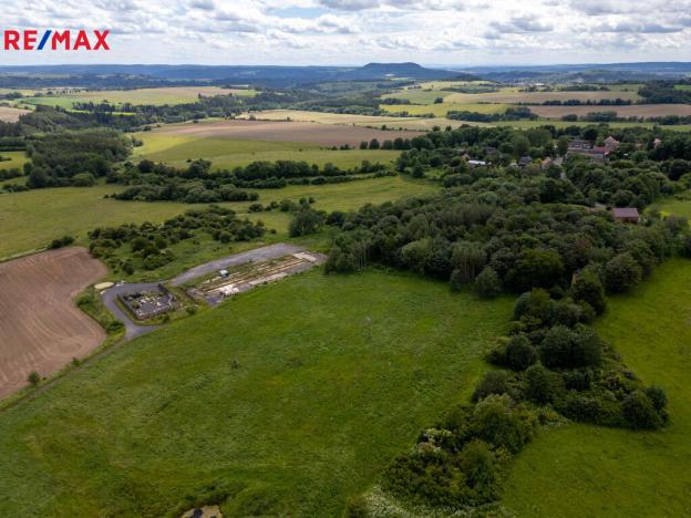 Prodej zemědělského objektu, Žlutice, 9153 m2
