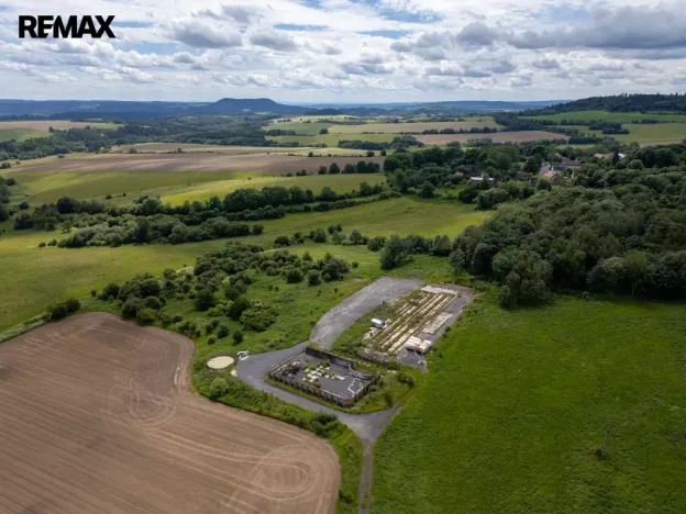 Prodej zemědělského objektu, Žlutice, 9153 m2