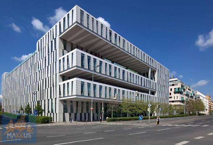 Pronájem kanceláře, Praha - Karlín, Karolinská, 315 m2