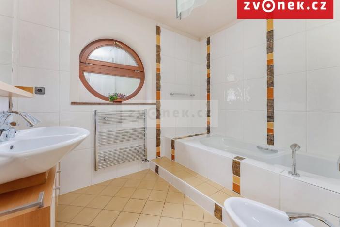 Prodej vily, Hranice - Hranice I-Město, 550 m2