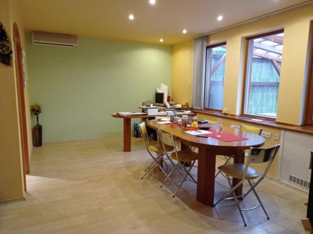 Prodej výrobních prostor, Mikulov, 4954 m2