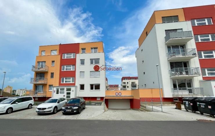 Pronájem bytu 3+kk, Praha - Černý Most, Dobrovolného, 68 m2