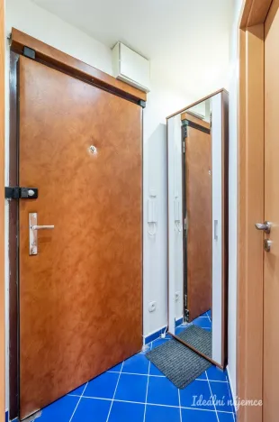 Pronájem bytu 1+1, Praha - Troja, Krynická, 29 m2