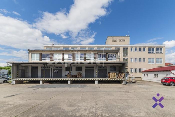 Prodej výrobních prostor, Uherský Brod, Vazová, 1990 m2