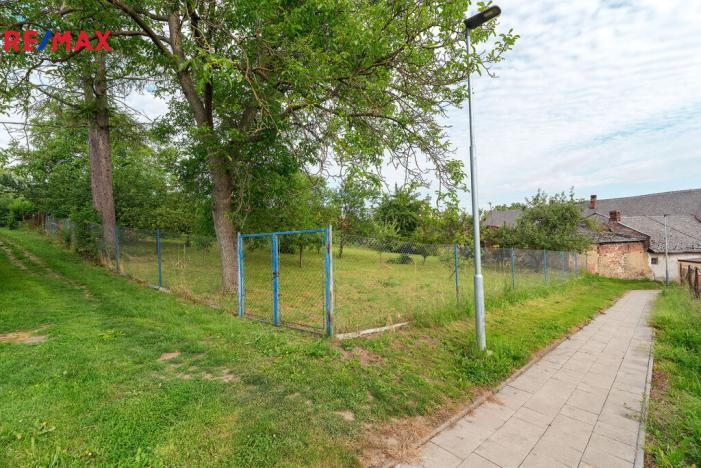 Prodej pozemku pro bydlení, Charváty - Čertoryje, 1417 m2