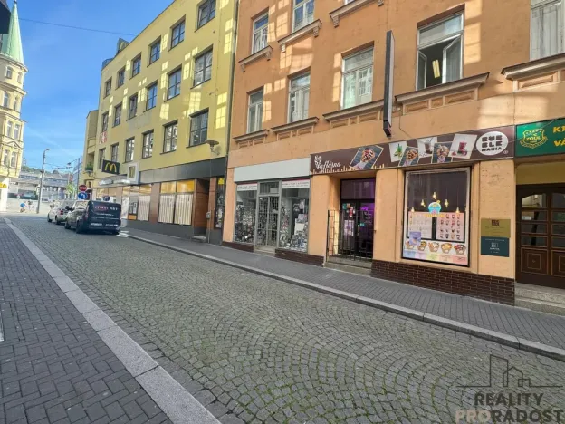 Pronájem kanceláře, Ústí nad Labem, Bílinská, 12 m2