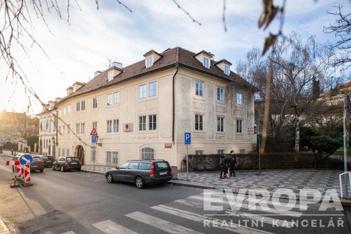 Prodej bytu 4+kk, Praha - Malá Strana, Valdštejnská, 125 m2