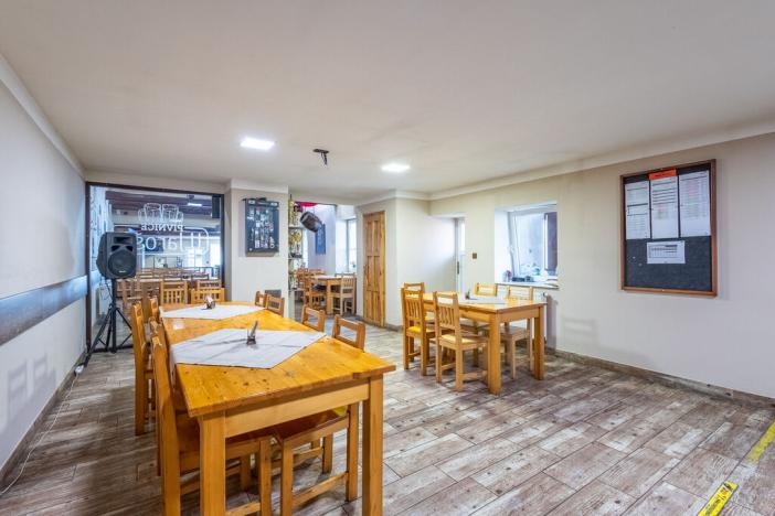 Prodej obchodního prostoru, Sadská, Tylova, 370 m2