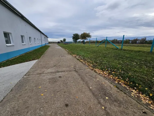 Pronájem výrobních prostor, Děčany - Solany, 500 m2