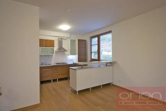 Pronájem rodinného domu, Praha - Jinonice, U dětského hřiště, 350 m2