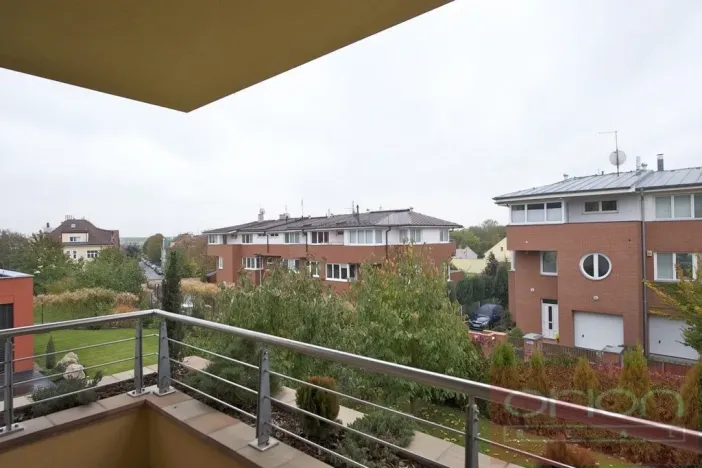 Pronájem rodinného domu, Praha - Jinonice, U dětského hřiště, 350 m2