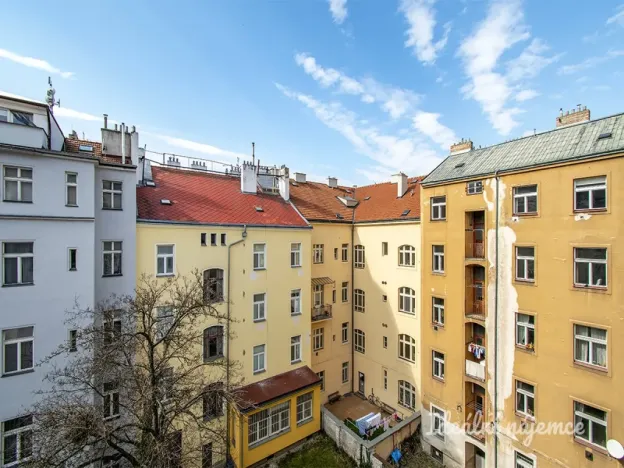 Pronájem bytu 1+kk, Praha - Karlín, Hybešova, 33 m2