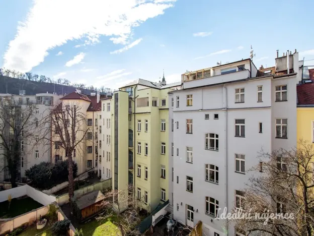 Pronájem bytu 1+1, Praha - Karlín, Hybešova, 33 m2