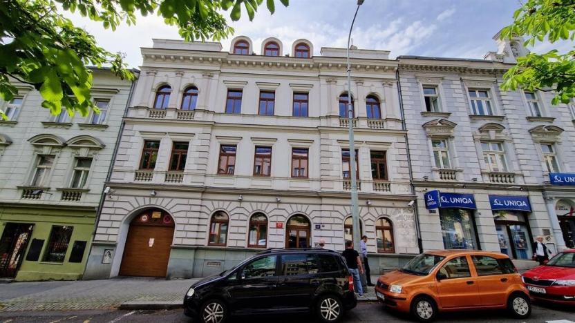 Pronájem kanceláře, Praha - Břevnov, Bělohorská, 1054 m2