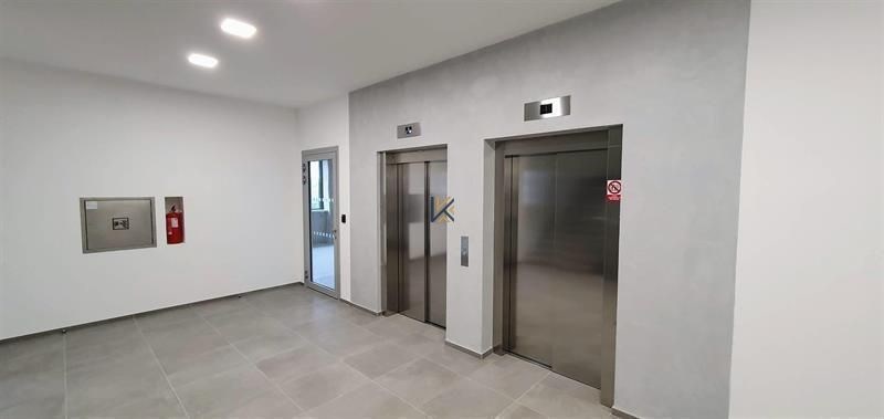 Pronájem kanceláře, Praha - Vysočany, Poděbradská, 199 m2