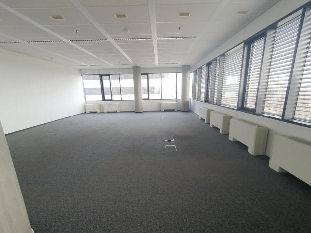 Pronájem kanceláře, Praha - Prosek, Prosecká, 303 m2