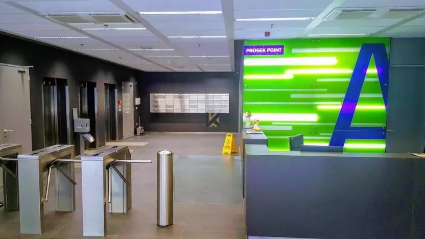 Pronájem kanceláře, Praha - Prosek, Prosecká, 303 m2