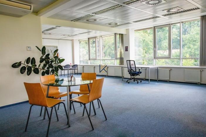 Pronájem kanceláře, Praha - Dejvice, Evropská, 202 m2