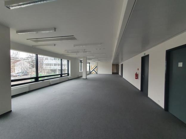 Pronájem kanceláře, Praha - Libeň, Voctářova, 490 m2