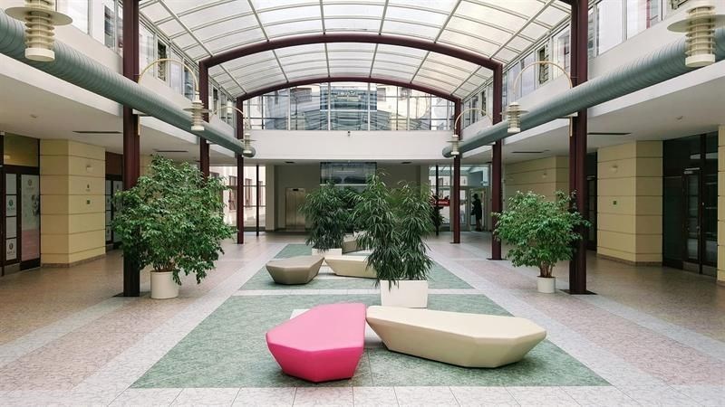 Pronájem kanceláře, Praha - Karlín, Sokolovská, 321 m2