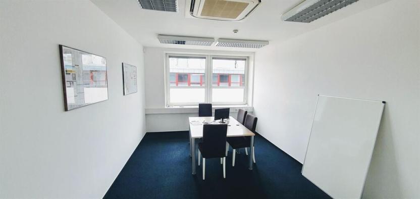 Pronájem kanceláře, Praha - Karlín, Sokolovská, 321 m2
